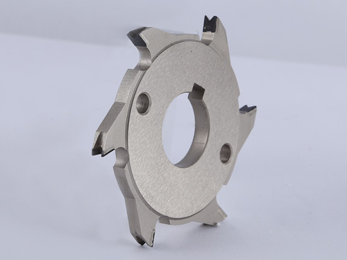 What problems do you need to pay attention to when machining diamond tools?
